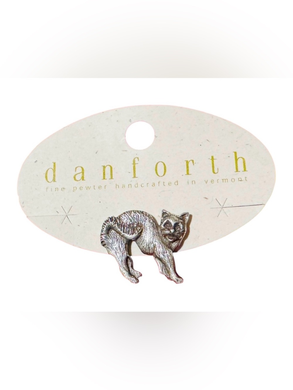 NWT Vintage pewter scatter pin Danforth scared cat Halloween lapel brooch card